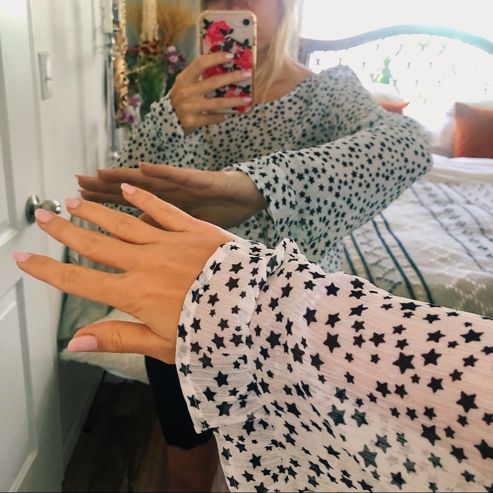 Star Pattern Blouse - Picture 2 of 11